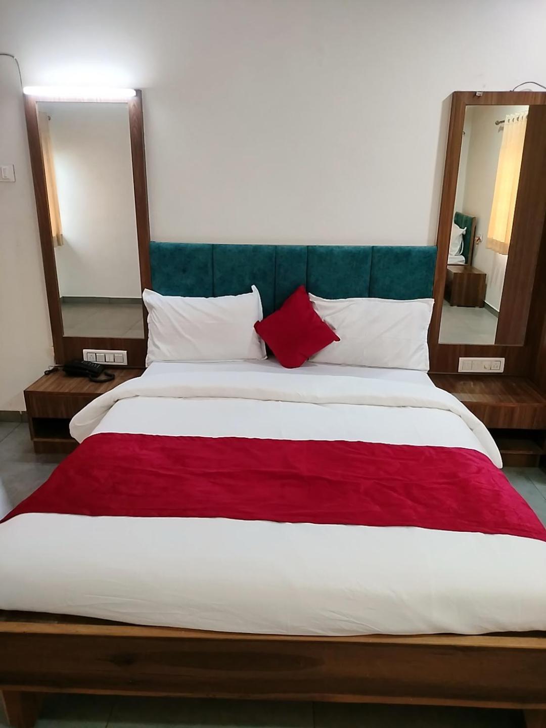 Golden Resort Igatpuri Extérieur photo