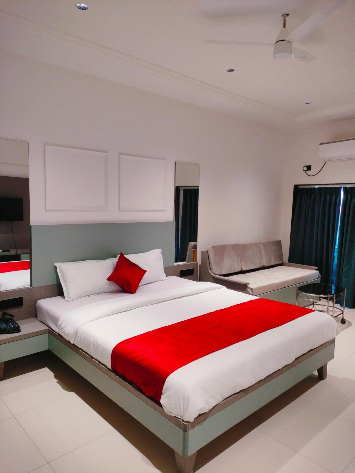Golden Resort Igatpuri Extérieur photo